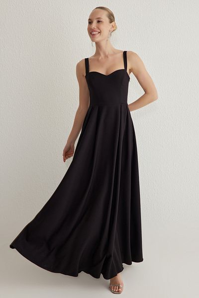 Trendyol Collection Schwarzes, gewebtes, langes, stilvolles Abendkleid mit A-Ausschnitt und Heimkehrkleid TPRSS25AE00020