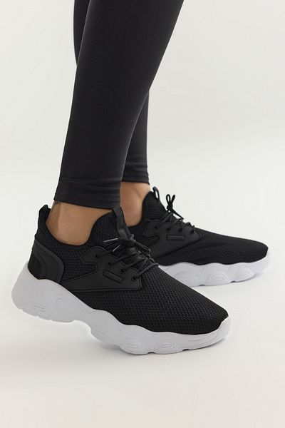 TRENDYOL SHOES Μαύρο διχτυωτό λεπτομερές κορδόνι με χοντρή σόλα Γυναικεία αθλητικά παπούτσια περπατήματος TAKSS25SN00007