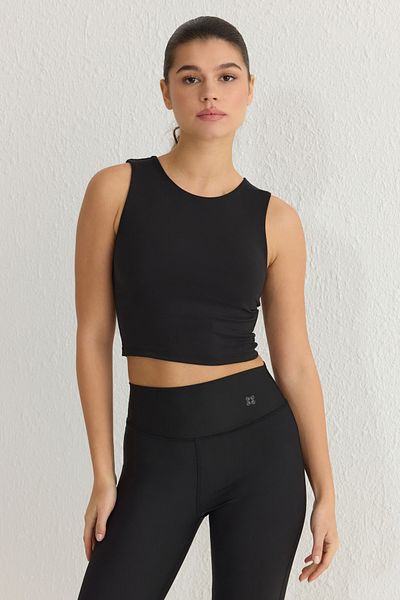 Trendyol Collection Schwarzes, weiches Strickoberteil mit 2-lagigen gepolsterten Sport-BHs – THMSS25BZ00001