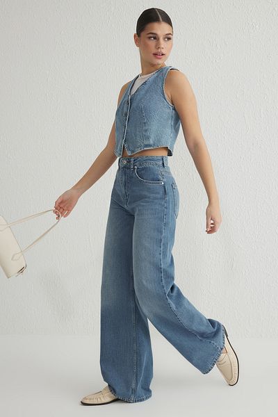 Trendyol Collection Blugi albaștri cu talie înaltă cu picioare late TWOSS25JE00053