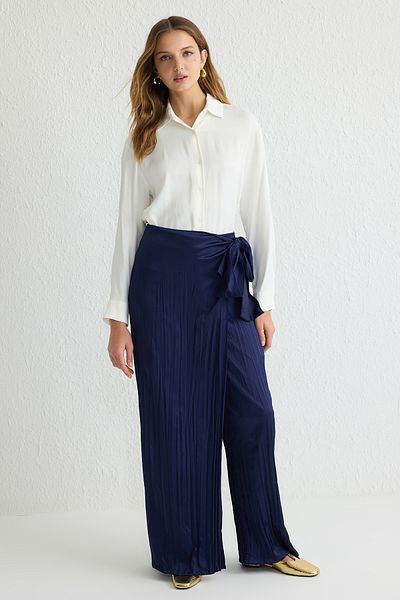 Trendyol Modest Marineblaue, gewickelte, geschnürte, detaillierte, gewebte Satinhose TCTSS25TP00000