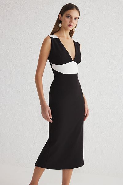 Trendyol Collection Černobílé tkané svatební/svatební dlouhé stylové večerní šaty s výstřihem do V Tprss25El00013