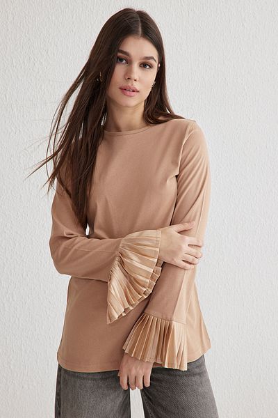 Trendyol Modest Beige gestrickte Tunika mit Falten und Manschettendetail TCTSS25UK00000