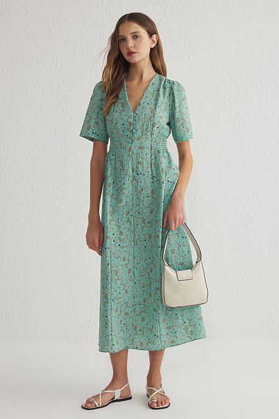 Trendyol Collection Πράσινο φλοράλ φόρεμα σε γραμμή Α Gipeli Midi υφαντό TWOSS25EL00115
