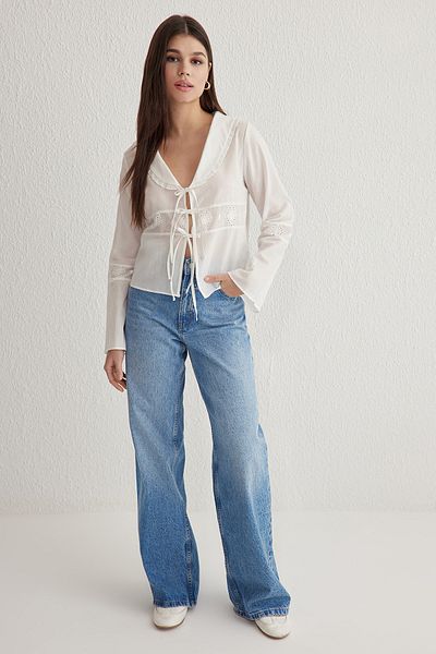 Trendyol Collection Λευκό μωρό γιακά με γραβάτα μπροστινό υφαντό πουκάμισο TWOSS25GO00059