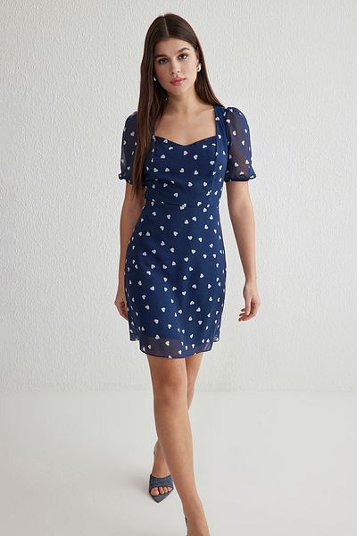 Trendyol Collection Sötét sötétkék szívmintás mini sifon bélés szőtt ruha TWOSS22EL2168