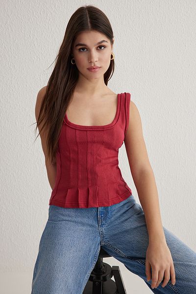 Trendyol Collection Dunkle Kirsch-Strickbluse mit U-Boot-Ausschnitt – Batterie-Detaillierte, körperbetonte TWOSS25BZ00025