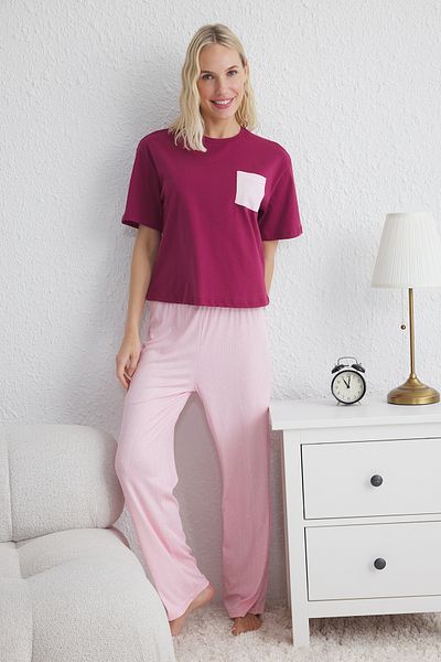 Trendyol Collection Claret Red Galaxy Pocket Detailliertes Single-Jersey-Strick-Pyjama-Set THMSS25PT00123