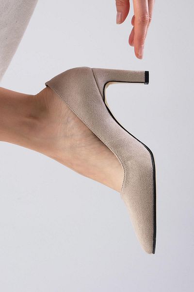 Mio Gusto Lita Beige Farbe Wildleder Damen Stiletto Absatzschuhe