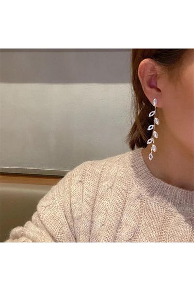 Pelin Aksesuar Crystal and Pearl Leaf Earrings