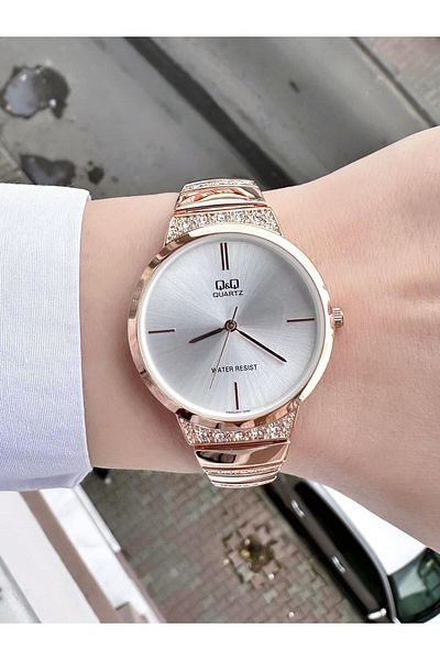 Q&Q Gold Rose MeTal - Stylish Analog Wrist Watch with Jewelled Stripes and Indicator