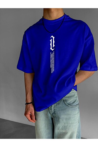 DM DOLCE MORE تي شيرت مطبوع عليه نص عمودي