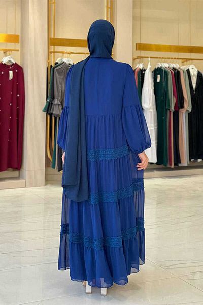 Bym Fashion Μπλε σιφόν φόρεμα - Μοντέλο 3923, Λεπτομέρεια με δαντέλα