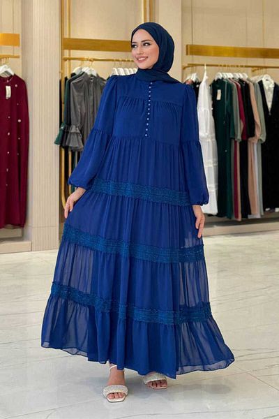 Bym Fashion Μπλε σιφόν φόρεμα - Μοντέλο 3923, Λεπτομέρεια με δαντέλα