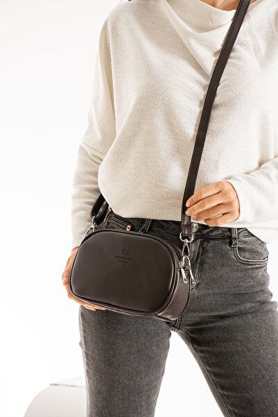 Morpelikan Γυναικεία τσάντα ώμου από συνθετικό δέρμα με ρυθμιζόμενο λουράκι χιαστί με 3 θήκες με φερμουάρ που κλείνει σε σκούρο καφέ