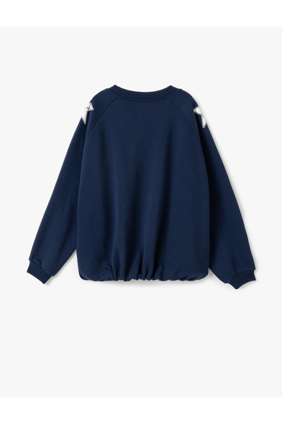 Koton Світшот з принтом коледжу з довгими рукавами та великим V-подібним вирізом