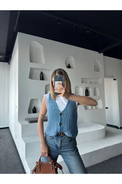 modaserdem Vestă fără mâneci din tricotaje albastre - Design cu nasturi