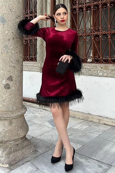 GÜLSELİ Γυναικείο μίνι φόρεμα με λεπτομέρεια μπορντό με πούπουλα