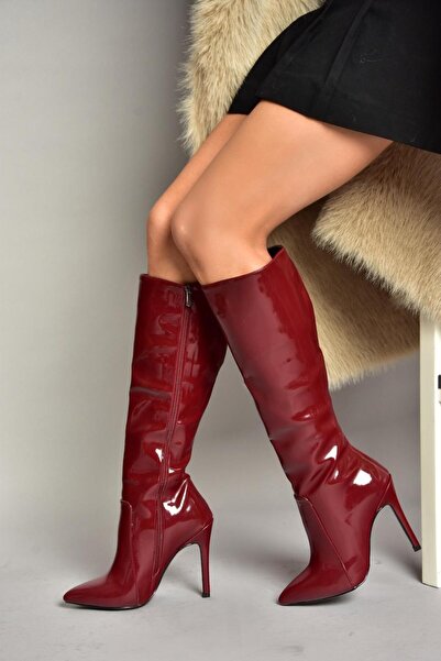 Fox Shoes N 372530108   Bordó lakkbőr vékony sarkú hegyes orrú női csizma
