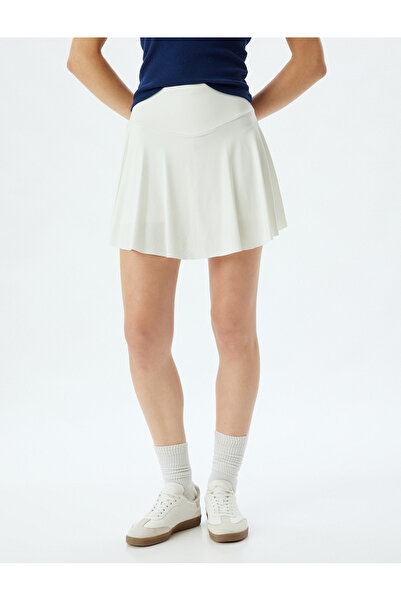 Koton Bequemer Tennisrock im ausgestellten Stil mit Shorts