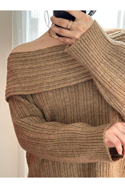 Azra Kadın Kahverengi Omuz Açık Katlamalı Kazak