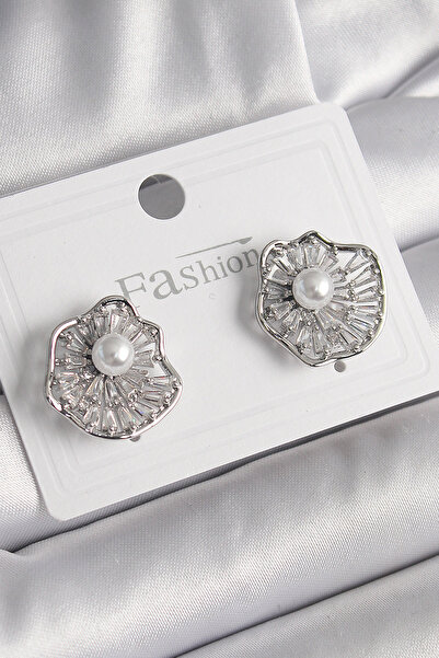 Skygo Pirinç Gümüş Renk Zirkon Taşlı Çiçek Model İnci Detay Kadın Küpe - TJ-BKP9974