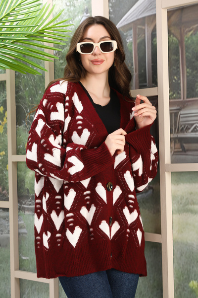 02Lady Fashion Oversize Soft Heart Patterned Knitted Detail Buttoned Strickery Cardigan