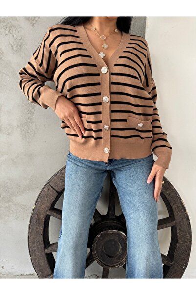 02Lady Fashion TRICO CARDIGAN OVERSIZE CU DETALII DE BUSTĂ CU BUTON CU DUNĂ