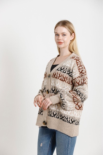 02Lady Fashion Knitted Detailed Button Cardigan