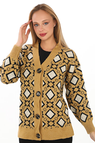 02Lady Fashion Square Pattern Knitted Detailed Button Knitted Cardigan