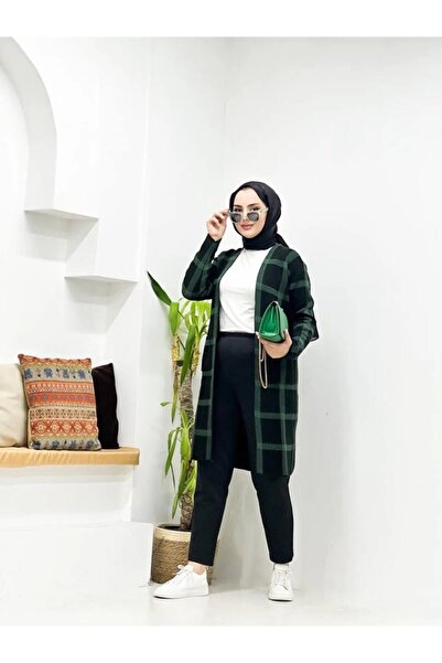 02Lady Fashion Knitwear Women's Plaid Pattern Cardigan