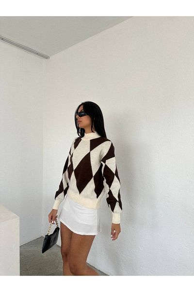 02Lady Fashion Turtleneck Argyle Knitwear Sweater