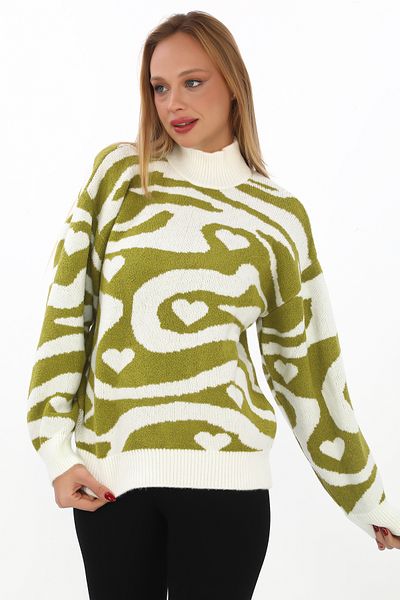 02Lady Fashion Leopard Pattern Oversize Turtleneck Sweater