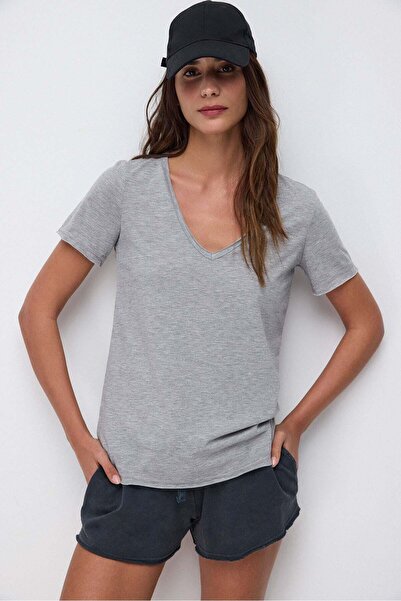 No Matter What T-Shirt mit detailliertem Halsausschnitt