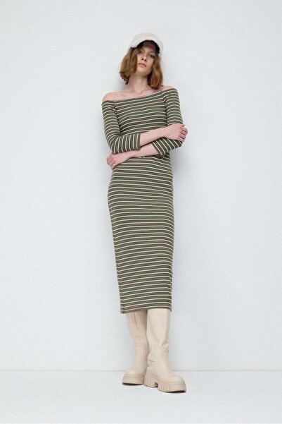 No Matter What Gestreiftes, figurbetontes Kleid aus Stretchmaterial