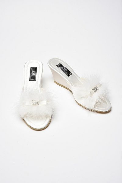 GC Gift & Dowry & Wedding Rhinestone Furry Slippers