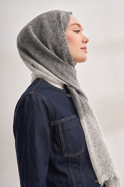 ARMANDA Gradient Pattern Wool Antique Shawl - Smoked-Grey