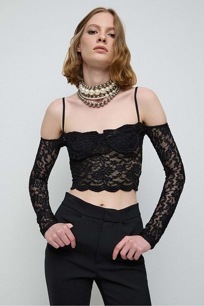 No Matter What ÜstSchwarzes Crop-Top aus Spitze mit langen, dünnen Trägern