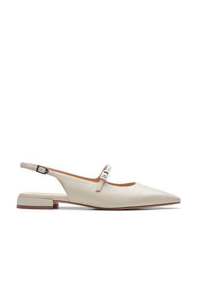 CLARKS حذاء نسائي رسمي باللون الأبيض اللامع من Sensa15