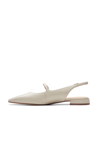 CLARKS حذاء نسائي رسمي باللون الأبيض اللامع من Sensa15