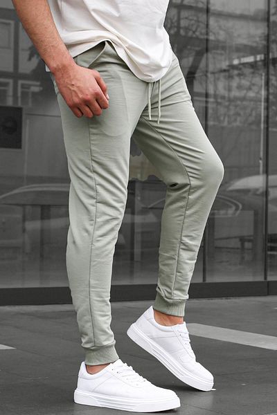 Madmext Grüner Herren-Trainingsanzug mit elastischen Beinen 4821