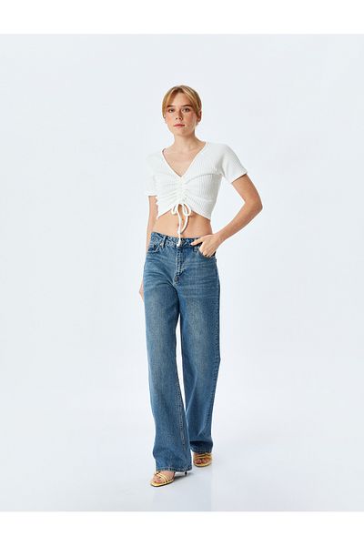 Koton Tricou crop cu mânecă scurtă, slim fit, cu decolteu în V