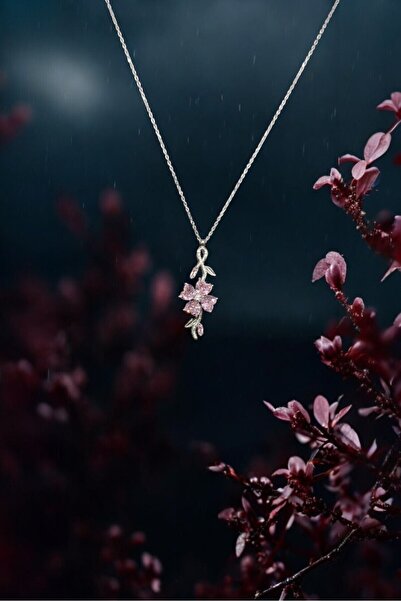 shop Geniş Yapraklı Sakura Çiçeği Dalı Gümüş Kolye – Zarif Ve Doğal Takı Tasa...