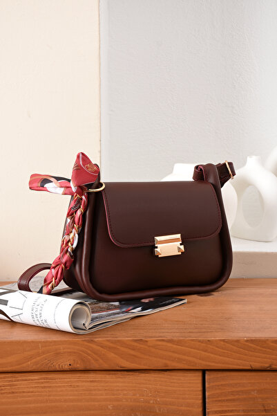 ESTUTE حقيبة كتف نسائية - تصميم بتفاصيل وشاح