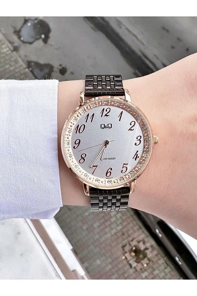 Q&Q Women's Metal Cord Wristwatch