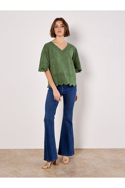 Apricot Spitzentop