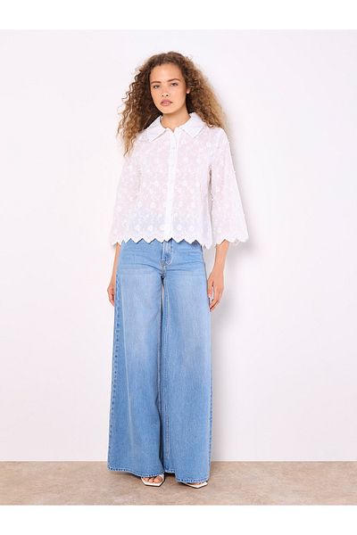 Apricot Gekürztes Shirt mit Blumenapplikation
