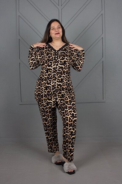 Truva XXL Leopard Print Plus Size Pyjama Set - Geknöpft