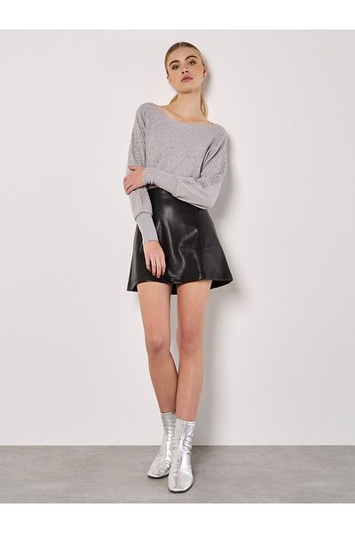 Apricot Gerippter Batwing Pullover mit Nietenausschnitt
