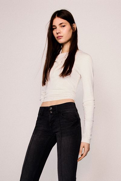 Bershka Low-rise boot-cut jeans